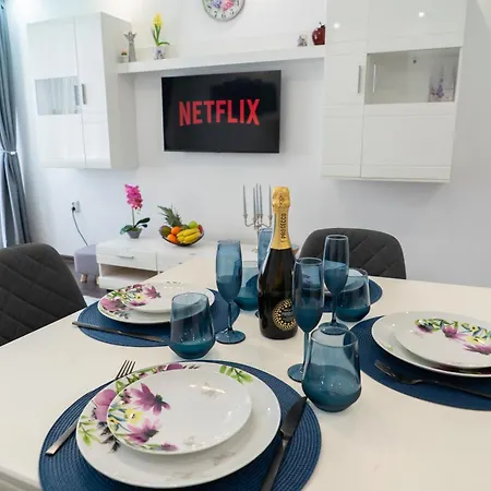Luxury 2 Bedroom In Appartamento *