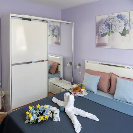 Luxury 2 Bedroom In *