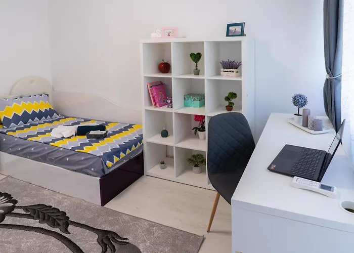 Luxury 2br Retreat In アパート *