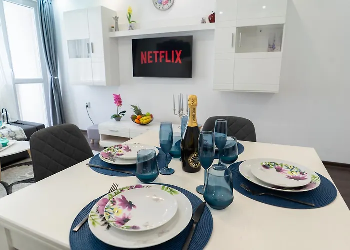 Luxury 2br Retreat In アパート *