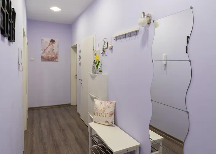 Luxury 2br Retreat In アパート *