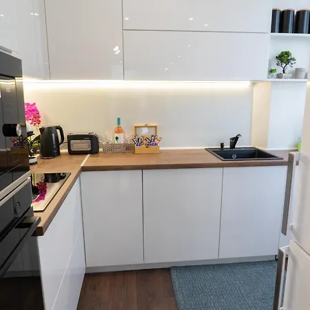 Luxury 2br Retreat In Апартамент Варна