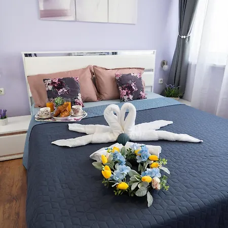 Luxury 2br Retreat In Apartment Varna