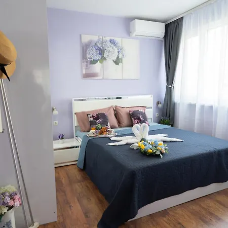 Luxury 2 Bedroom In Apartment