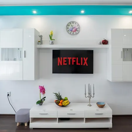 Apartment Luxury 2 Bedroom In