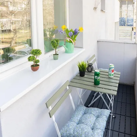 Luxury 2br Retreat In Apartment *