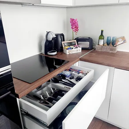 Luxury 2br Retreat In Apartment Varna