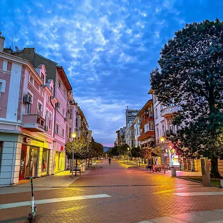 Luxury 2br Retreat In Apartment Varna